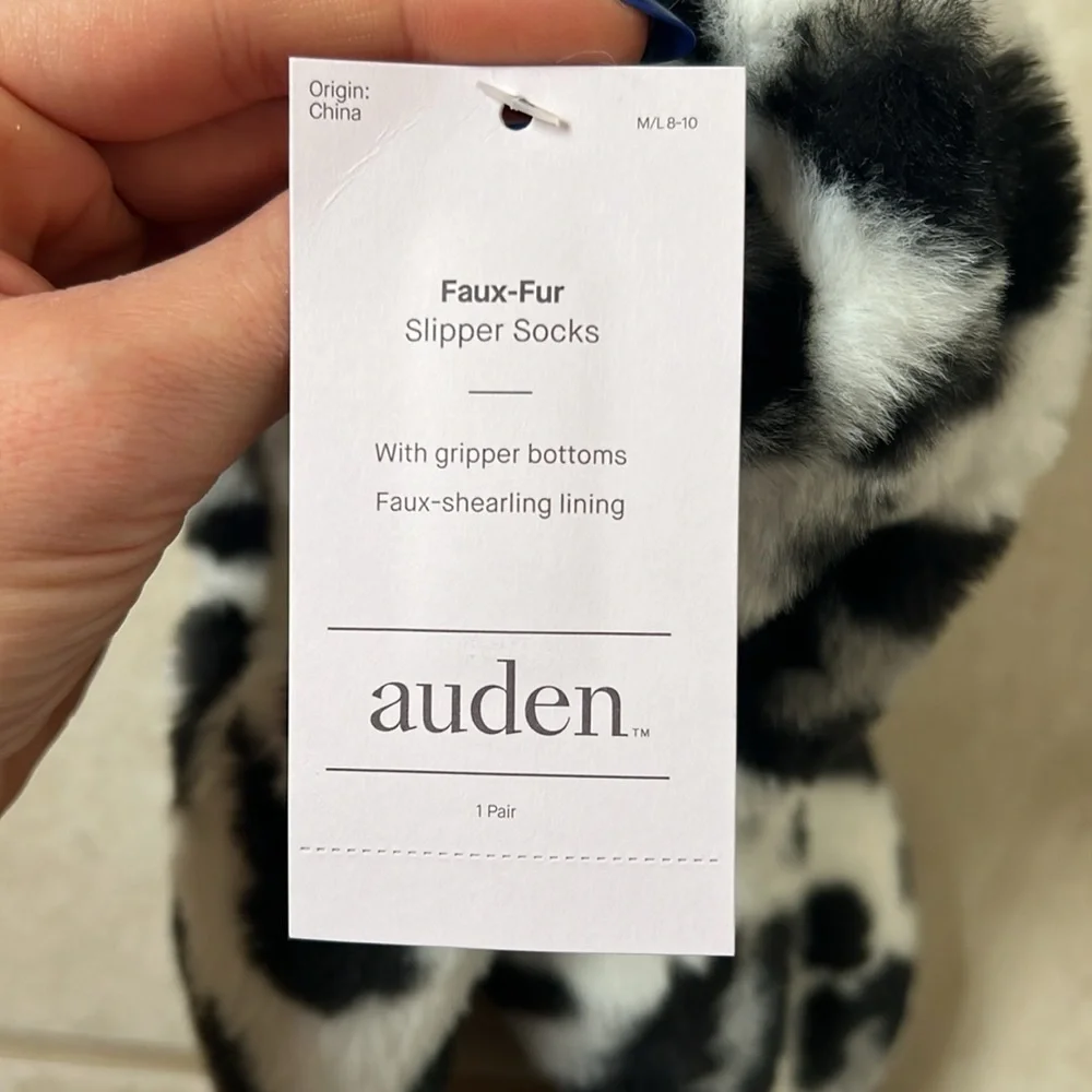 NWT Faux Fur Leopard Slipper Socks *SIZE M/L*